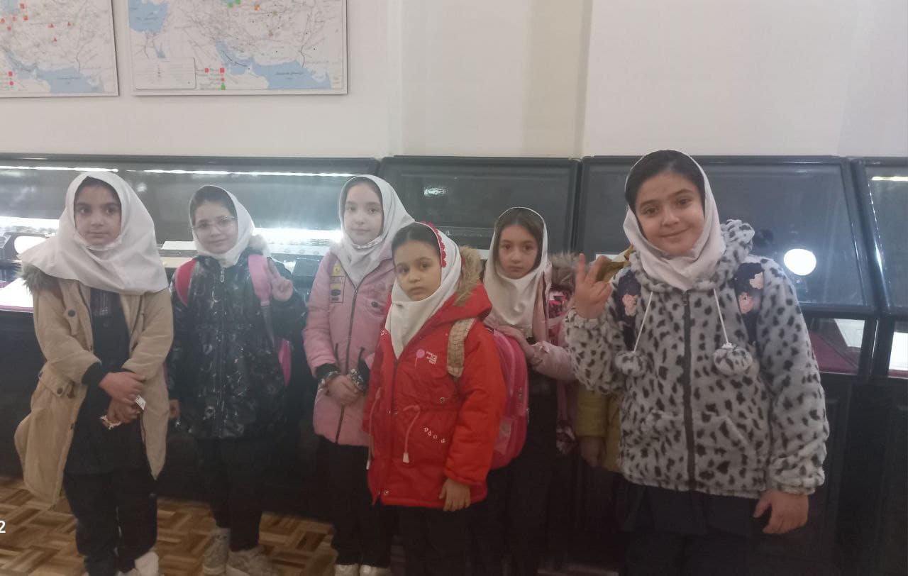 دبستان و پیش دبستان غیردولتی زمرد نور